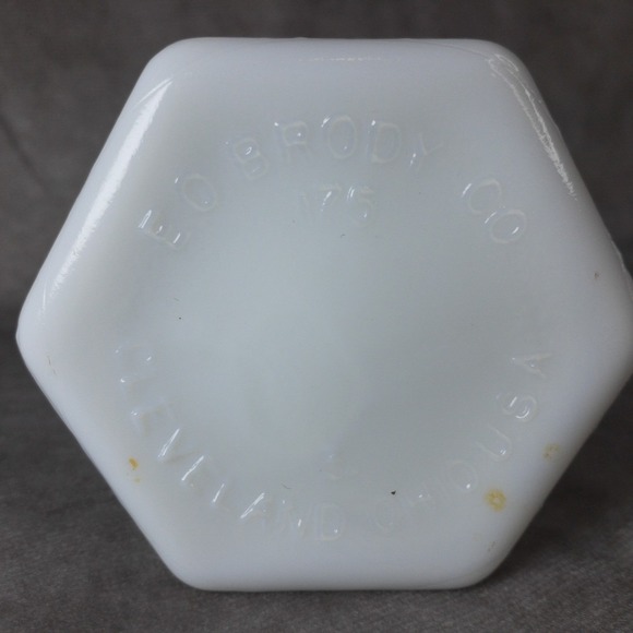 Vintage E.O. Brody Co 145 Milk Glass Bud Vase Small 6 " White - Picture 5 of 6